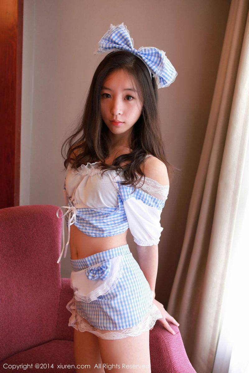 美媛馆美女模特梓萱Crystal黑丝美腿女仆装丁字裤年末写真-12