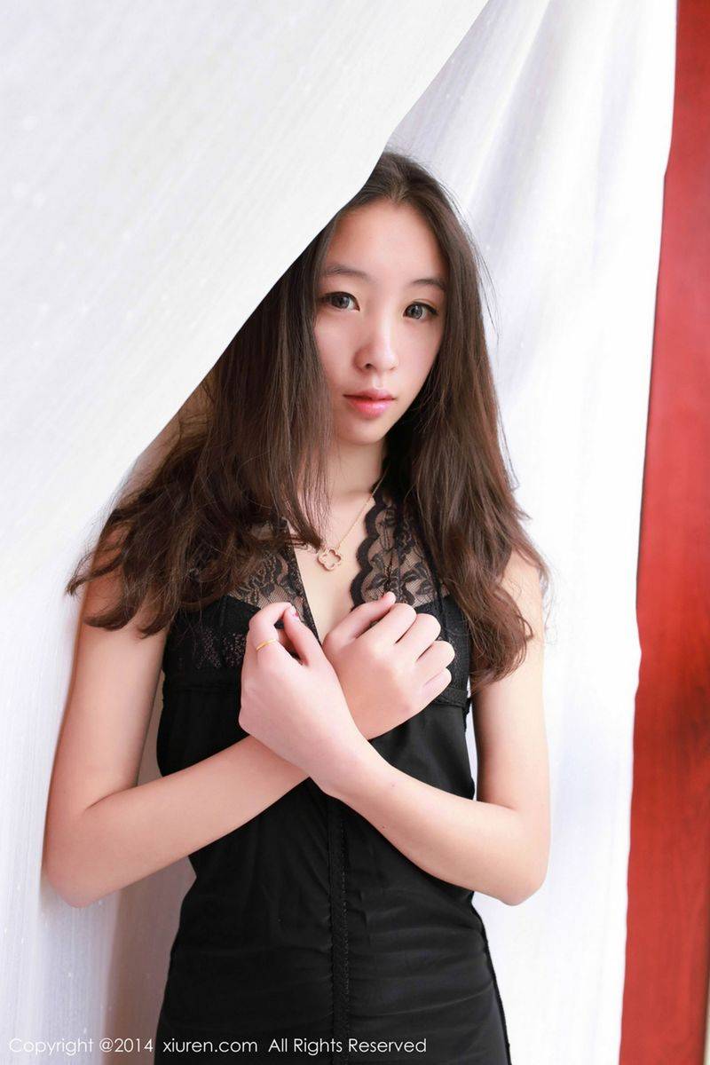 美媛馆美女模特梓萱Crystal黑丝美腿女仆装丁字裤年末写真-30