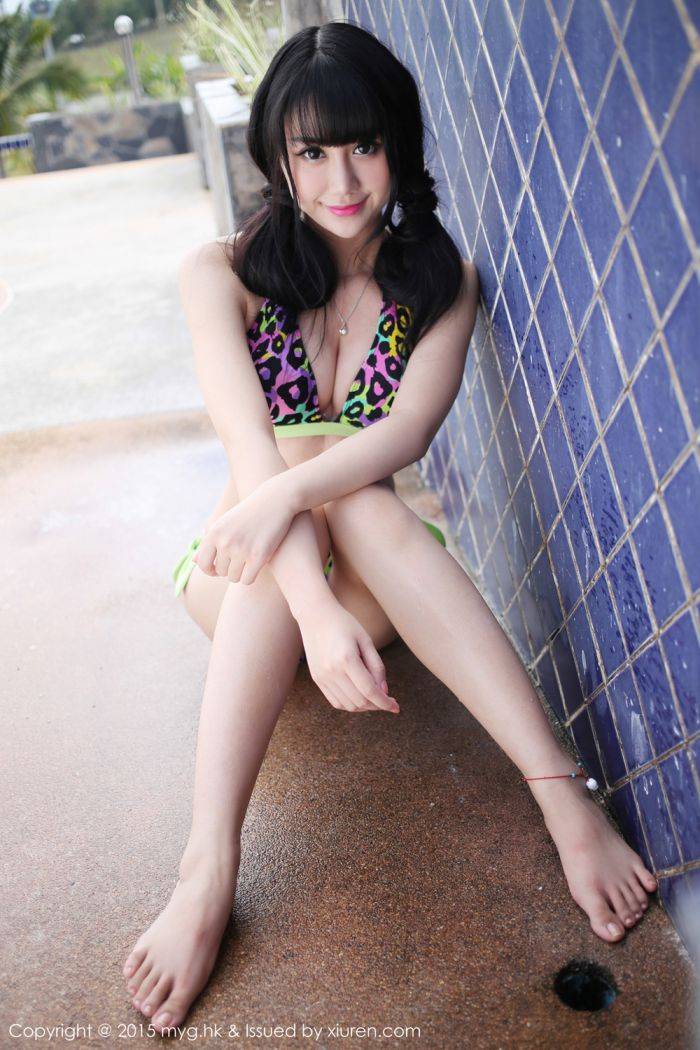 美媛馆养眼美女杨晓青儿泳池比基尼学生装制服诱惑写真-6