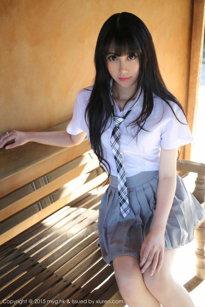 美媛馆养眼美女杨晓青儿泳池比基尼学生装制服诱惑写真-40