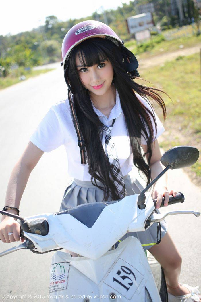 美媛馆养眼美女杨晓青儿泳池比基尼学生装制服诱惑写真-37