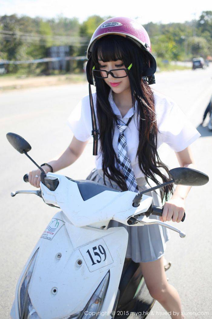 美媛馆养眼美女杨晓青儿泳池比基尼学生装制服诱惑写真-35