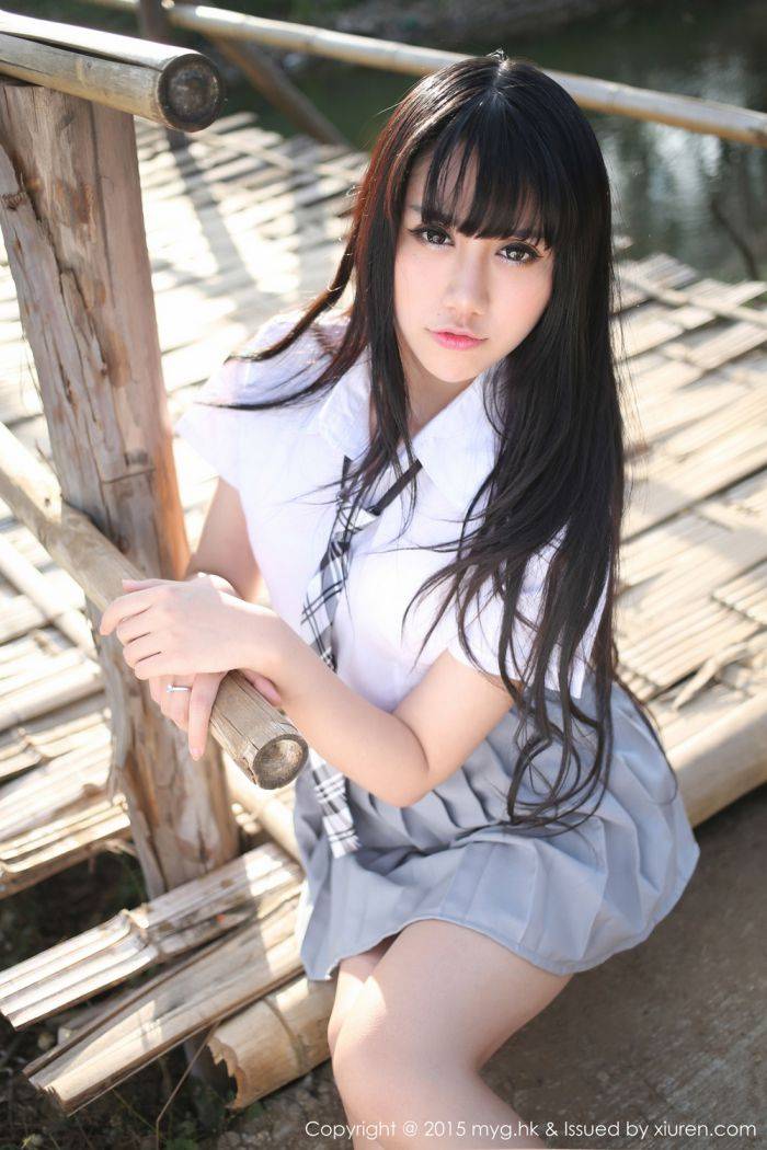 美媛馆养眼美女杨晓青儿泳池比基尼学生装制服诱惑写真-52