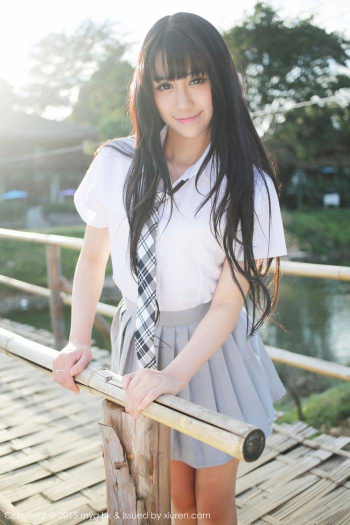 美媛馆养眼美女杨晓青儿泳池比基尼学生装制服诱惑写真-55