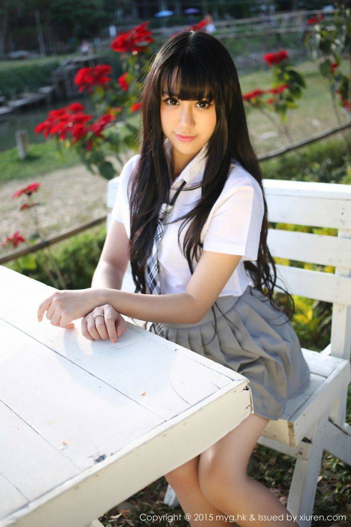 美媛馆养眼美女杨晓青儿泳池比基尼学生装制服诱惑写真-65