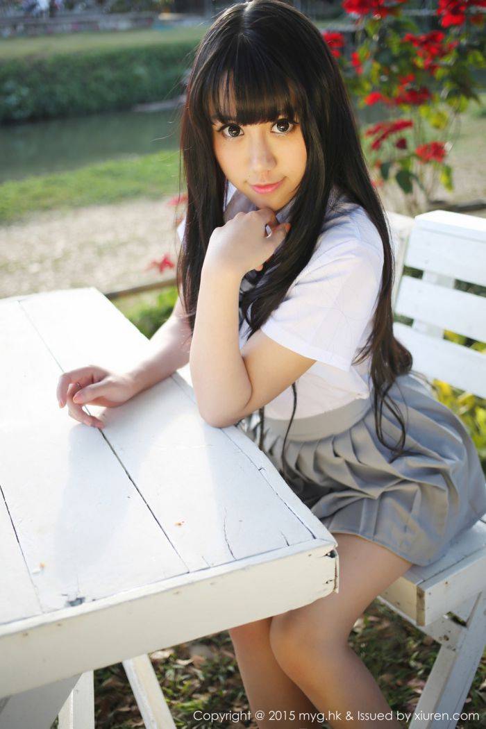 美媛馆养眼美女杨晓青儿泳池比基尼学生装制服诱惑写真-64