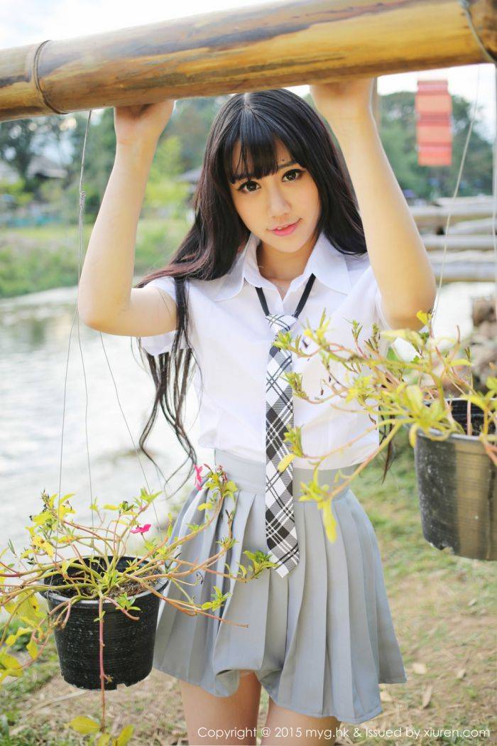 美媛馆养眼美女杨晓青儿泳池比基尼学生装制服诱惑写真-71