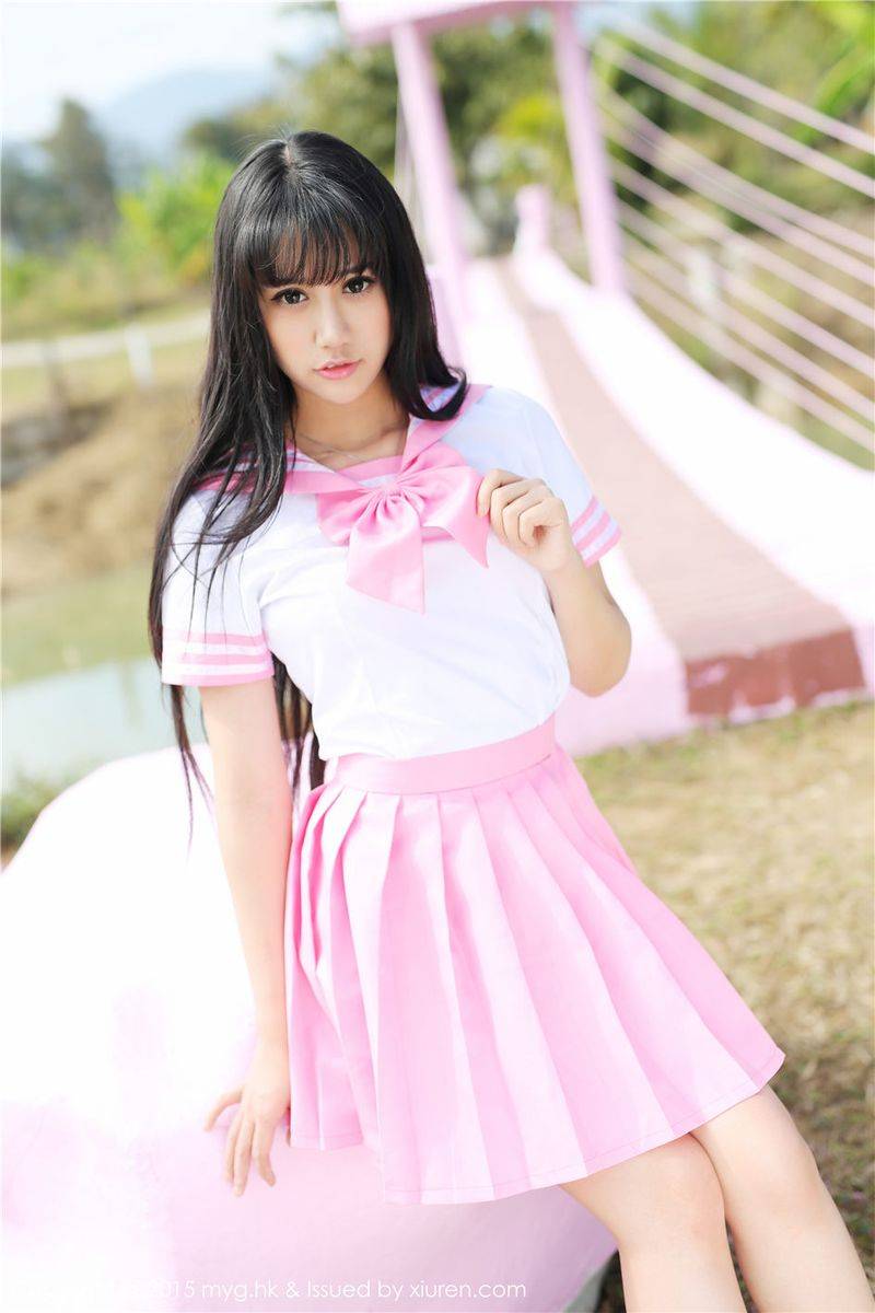 美媛馆性感美女杨晓青儿粉色学生装牛仔热裤泰国Pai县写真-8