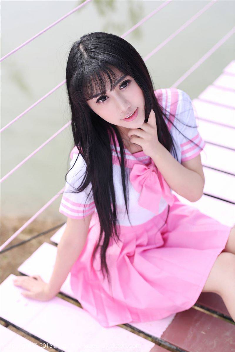 美媛馆性感美女杨晓青儿粉色学生装牛仔热裤泰国Pai县写真-16