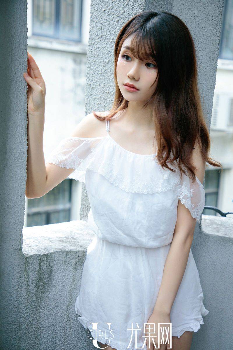 尤果网美女模特泡芙少女忧郁气质楚楚可怜娇羞性感美图-19