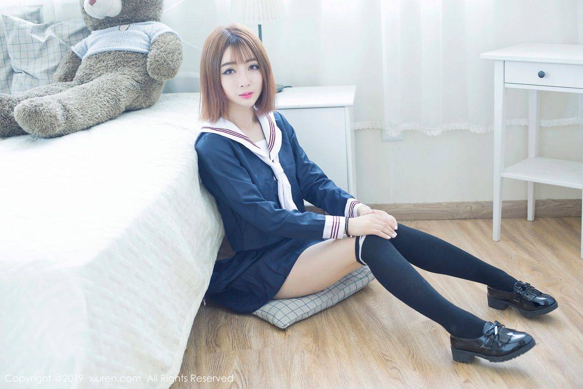 秀人网新人嫩模凌萍儿校服装白皙美胸内衣诱惑私房写真-42