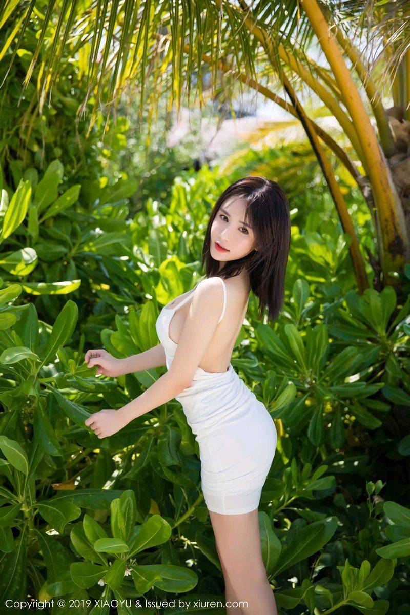 语画界性感女神琳琳ailin丰满美胸诱人长裙翘臀马尔代夫旅拍-24