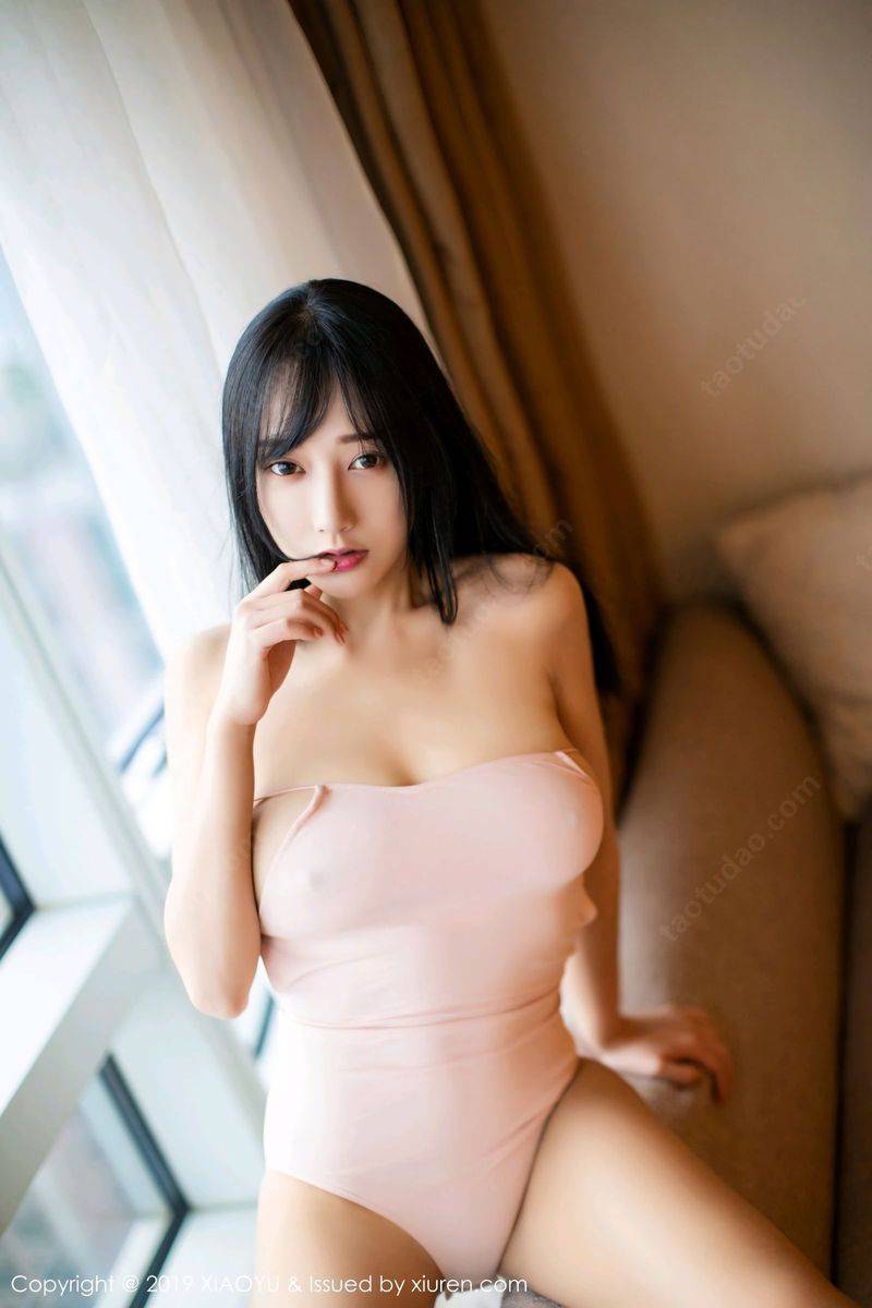 语画界性感女神何嘉颖婀娜身材真空吊带修长玉足妖艳写真-50