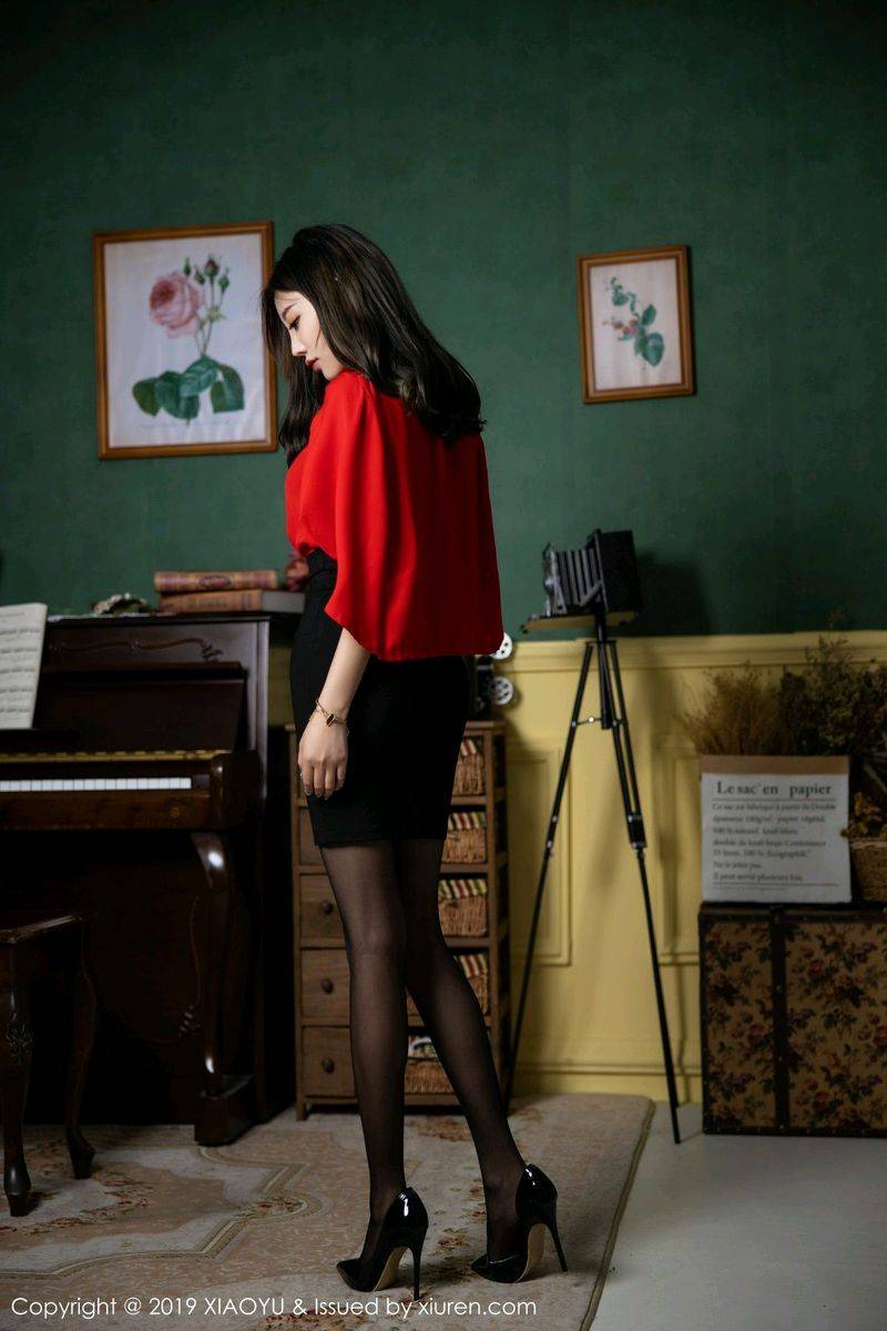 语画界性感女神杨晨晨sugar黑丝美腿翘臀高跟鞋气质写真-16