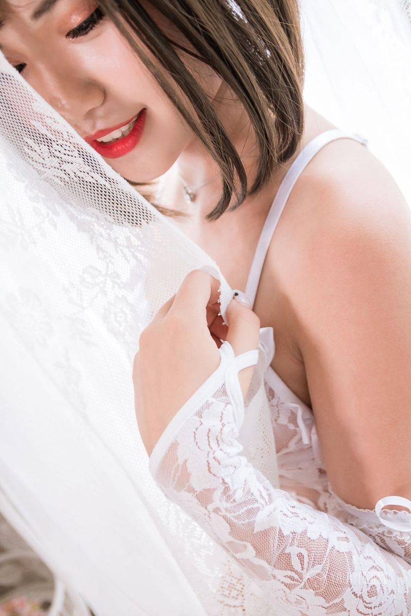 雅拉伊性感萌妹子萌宝儿丝袜美腿半透情趣蕾丝诱惑写真-7