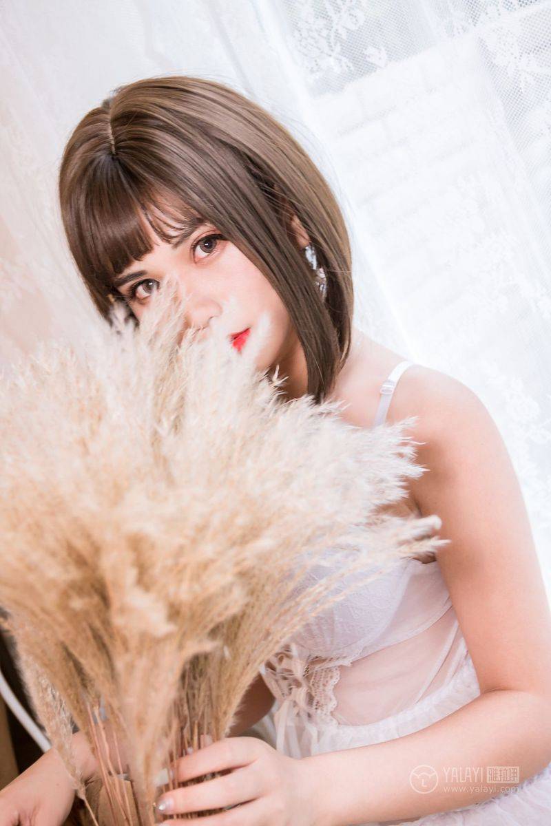 雅拉伊性感萌妹子萌宝儿丝袜美腿半透情趣蕾丝诱惑写真-18