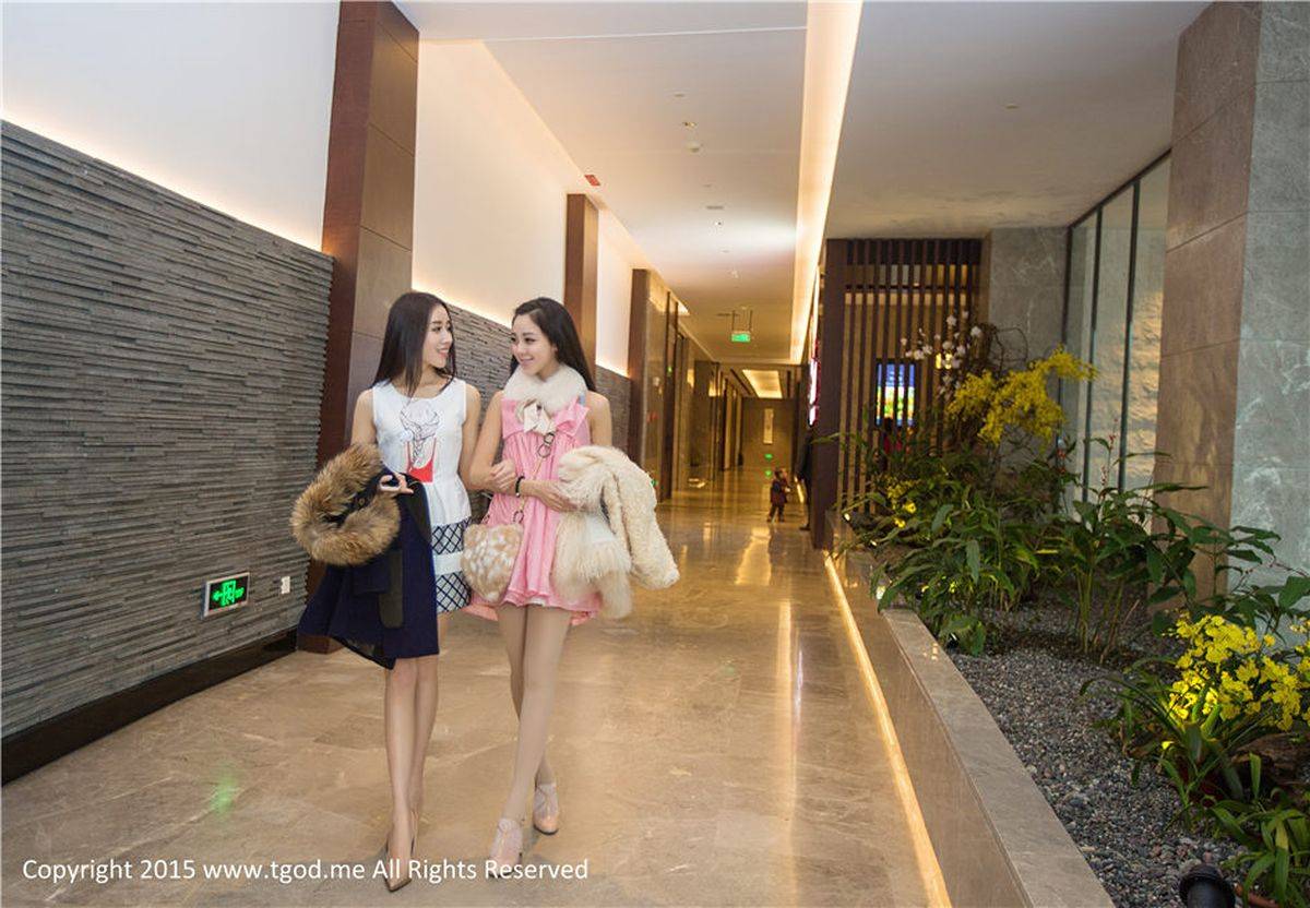 推女神性感姐妹花梁晶莹&李珂泳池湿身诱惑红珠山温泉写真-4