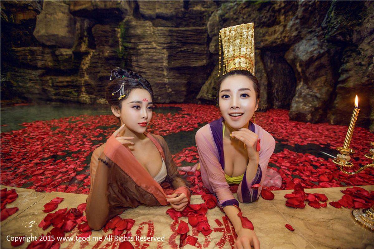 推女神性感姐妹花梁晶莹&李珂泳池湿身诱惑红珠山温泉写真-49