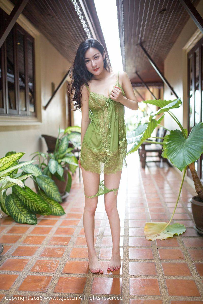 推女神性感美女七月巧儿红肚兜波涛胸涌大尺度苏梅岛旅拍-25