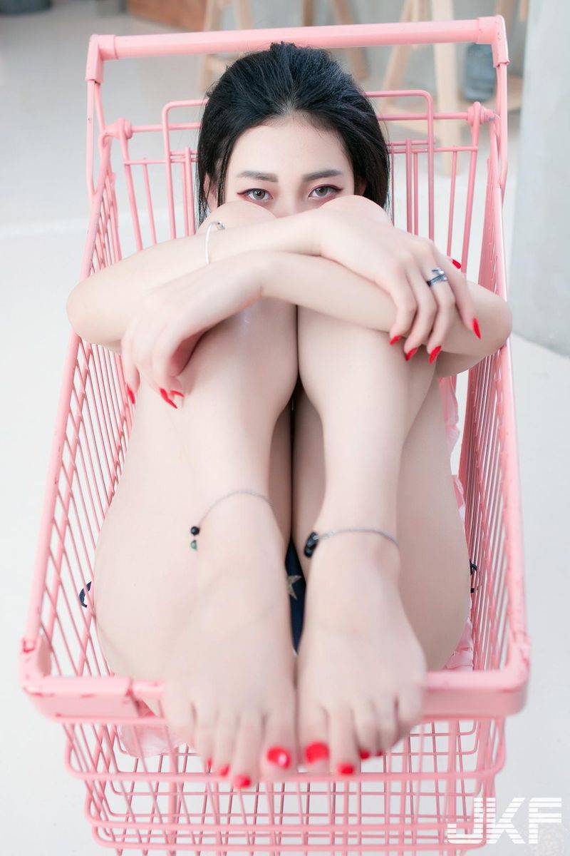 JKF台湾拳击宝贝夏暮光白皙肌肤比基尼修长美腿性感写真-19