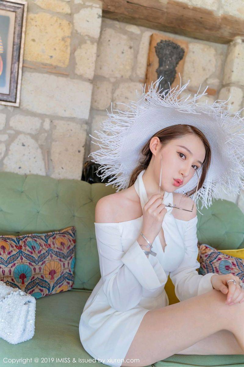 爱蜜社气质美女刘奕宁Lynn修长美腿户外比基尼土耳其旅拍-15