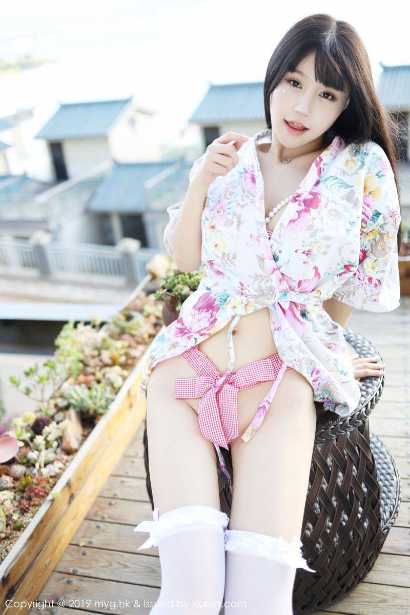 美媛馆性感女神Barbie可儿童颜巨乳人间胸器大理户外旅拍-29