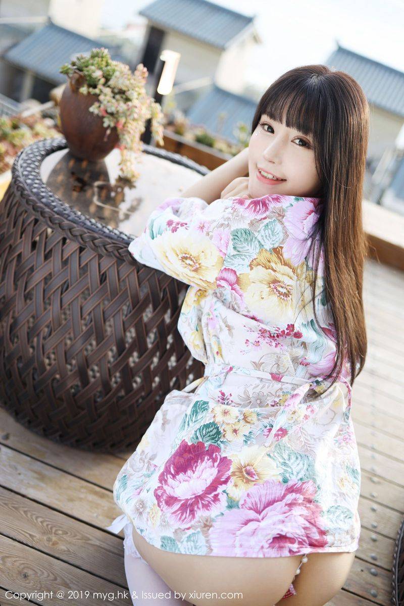 美媛馆性感女神Barbie可儿童颜巨乳人间胸器大理户外旅拍-25