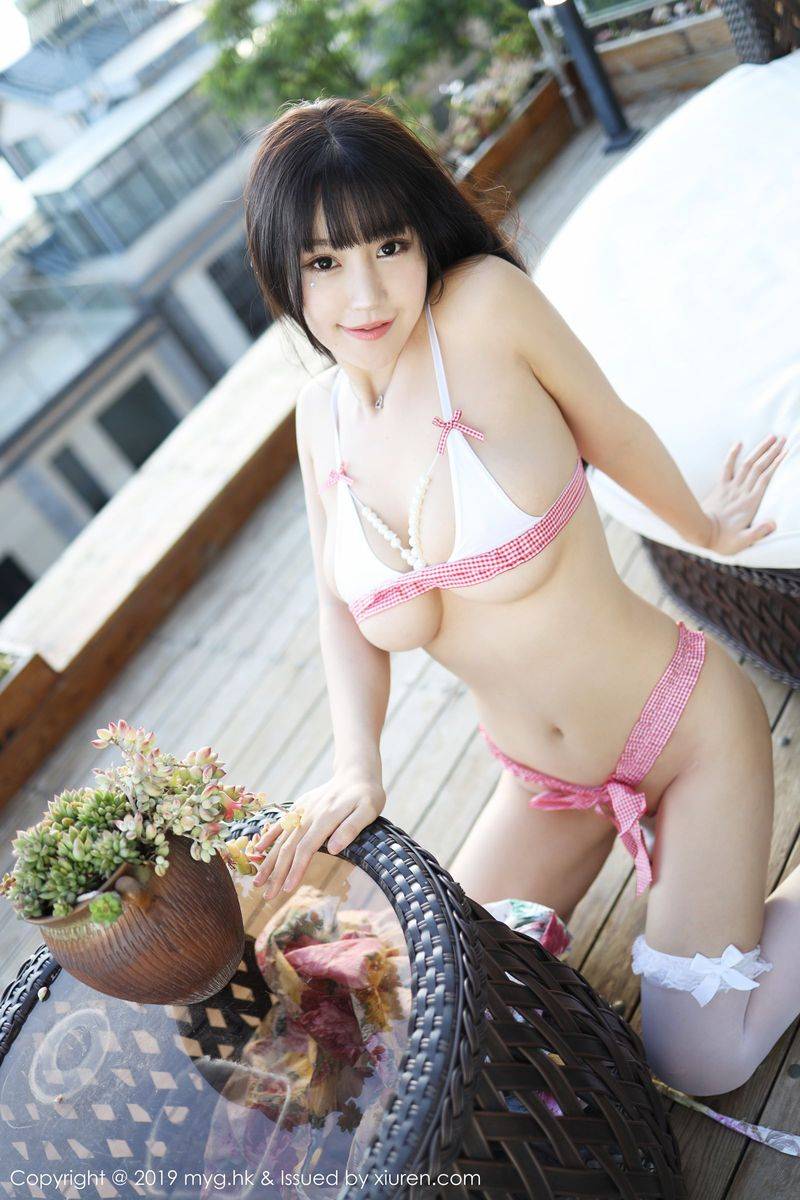 美媛馆性感女神Barbie可儿童颜巨乳人间胸器大理户外旅拍-43