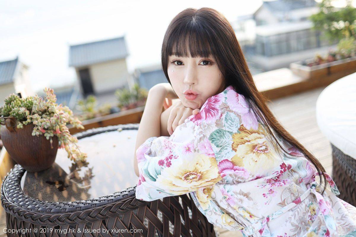 美媛馆性感女神Barbie可儿童颜巨乳人间胸器大理户外旅拍-61