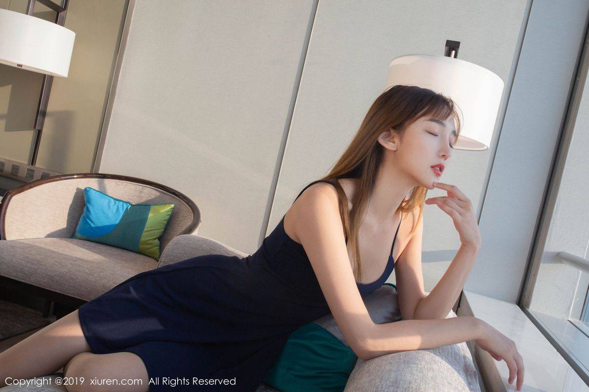 秀人网新秀嫩模陆萱萱吊带长裙极品身材内衣诱惑首套写真-32