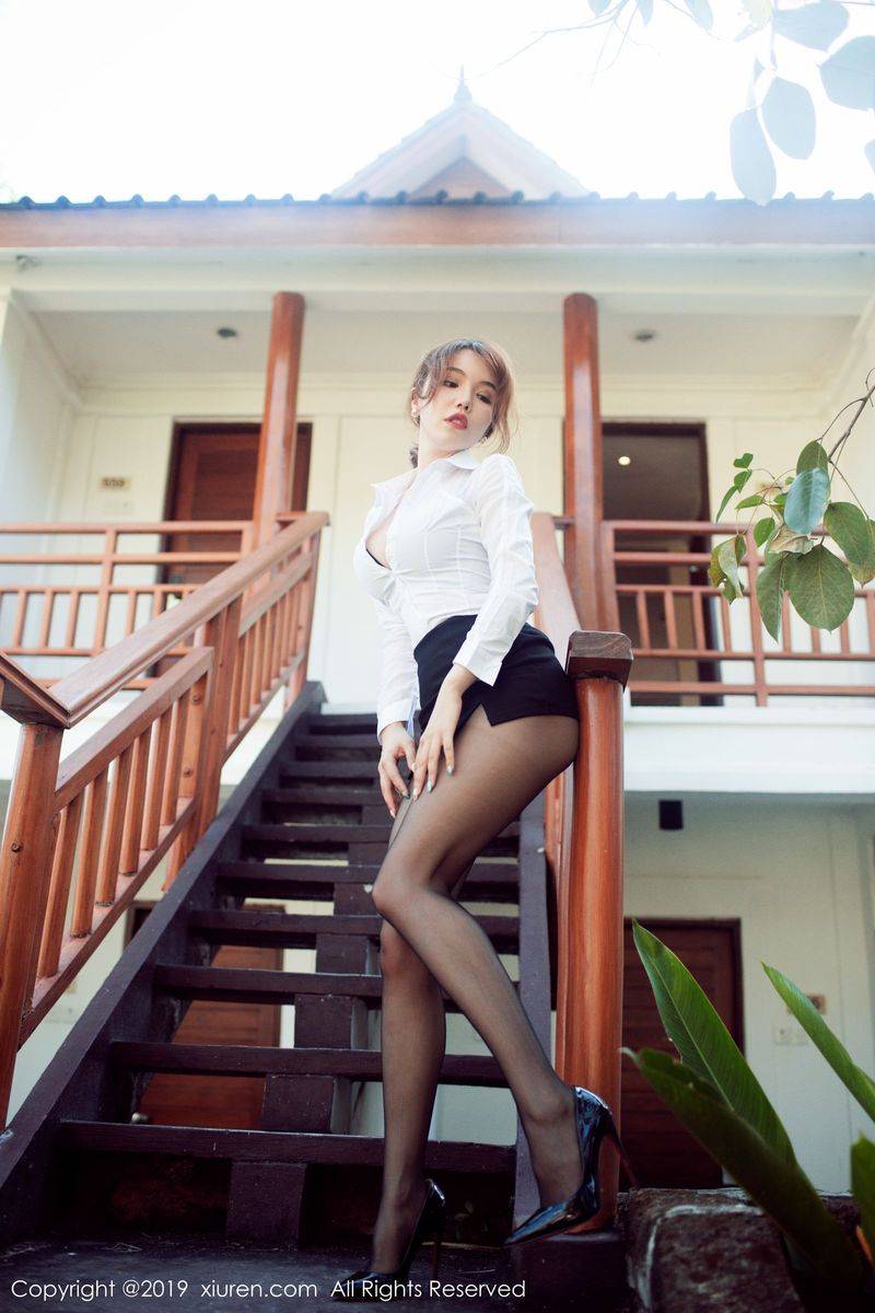 秀人网性感女神黄乐然职场OL女秘书装扮极致灵动诱惑美图