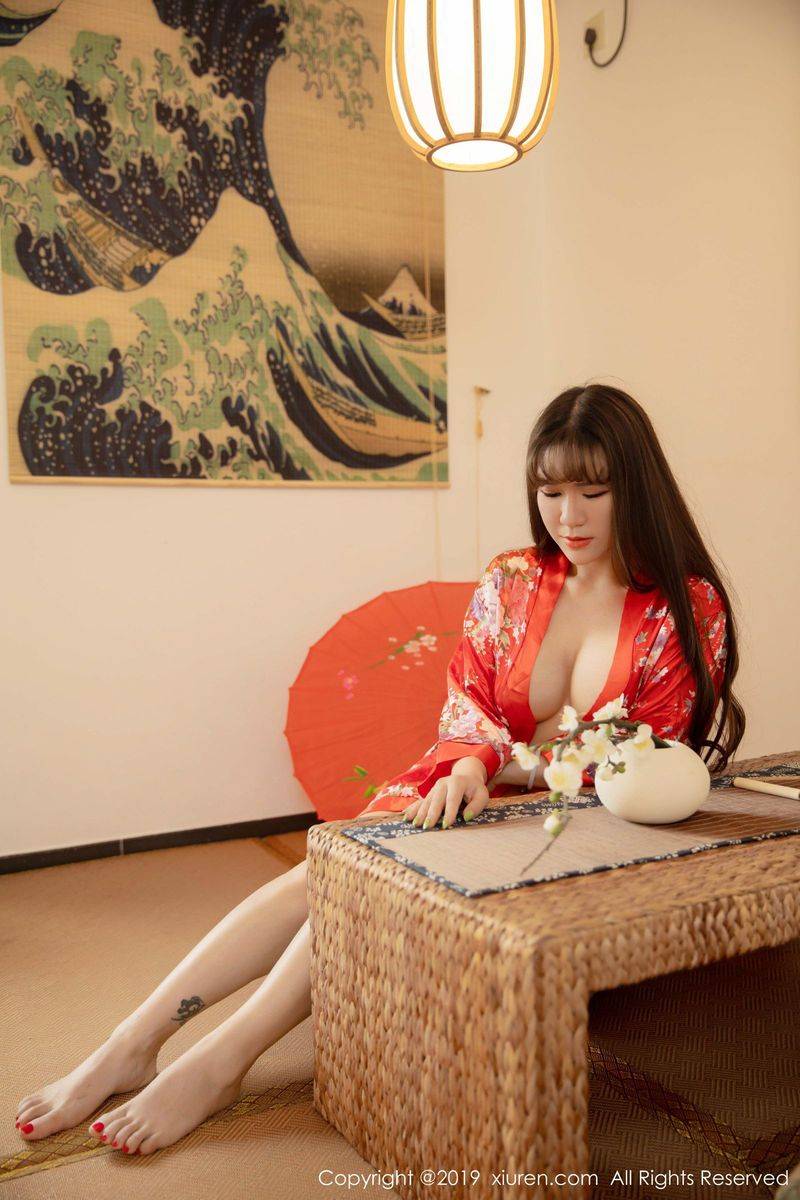 秀人网性感御姐王紫琳华丽和服热辣身材大尺度诱惑写真