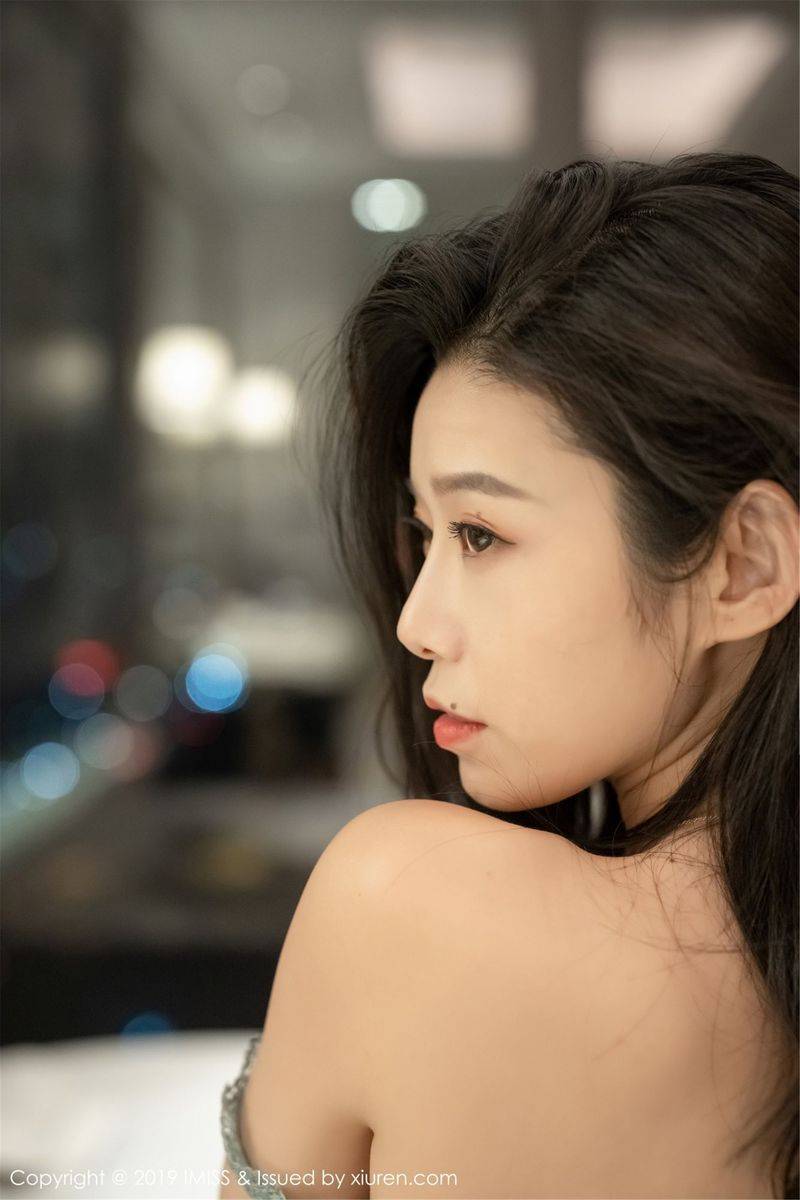 爱蜜社性感女神李凯诗luvian黑丝美腿美胸翘臀内衣诱惑美图-21