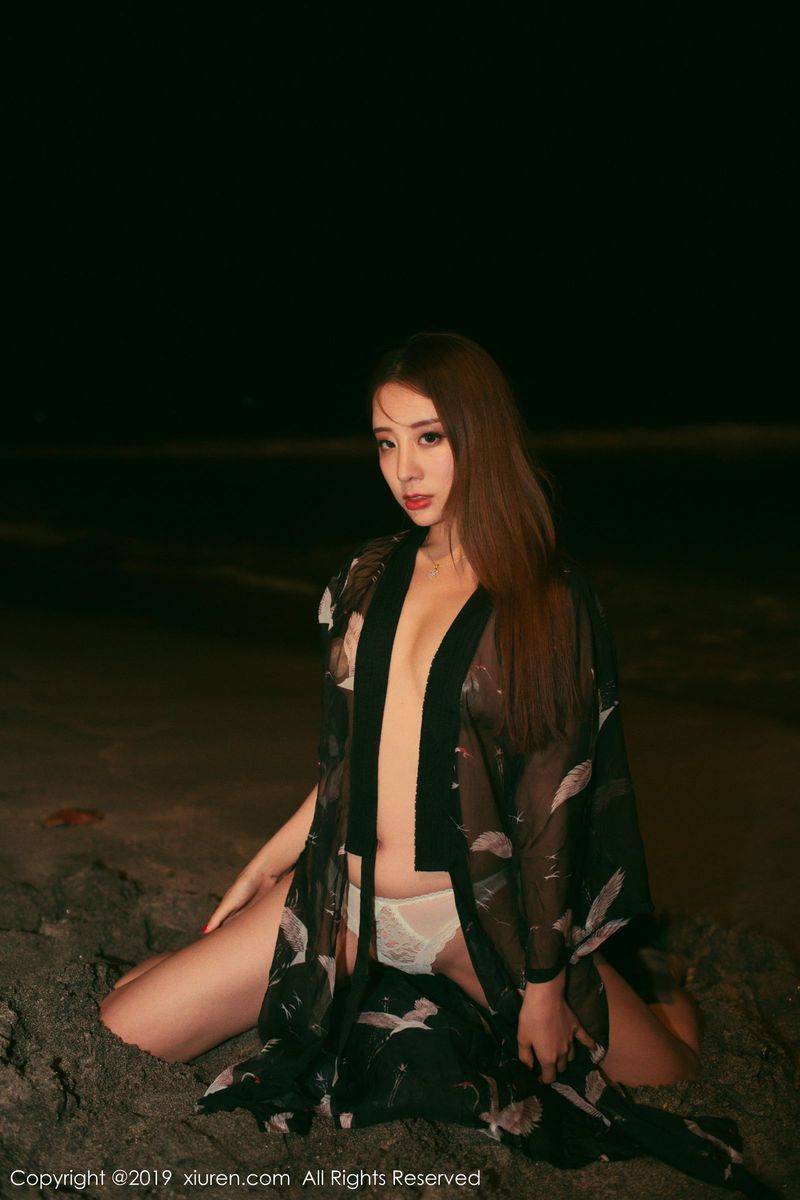 秀人网性感女神筱慧Icon户外海边沙滩内衣诱惑大尺度美图-33