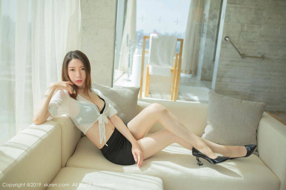 秀人网性感女神梦心玥职场OL白衬衫女秘书装扮丝袜美腿套图-91