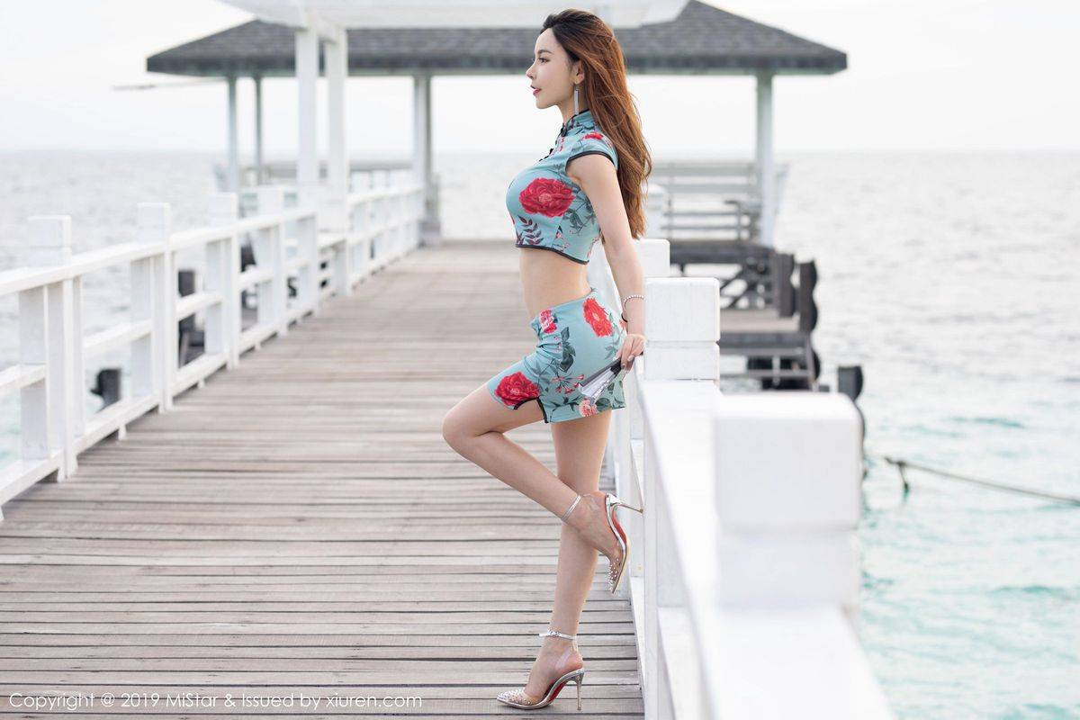 魅妍社美女模特沈佳熹旗袍装扮修长美腿超短裙仙本那旅拍-35