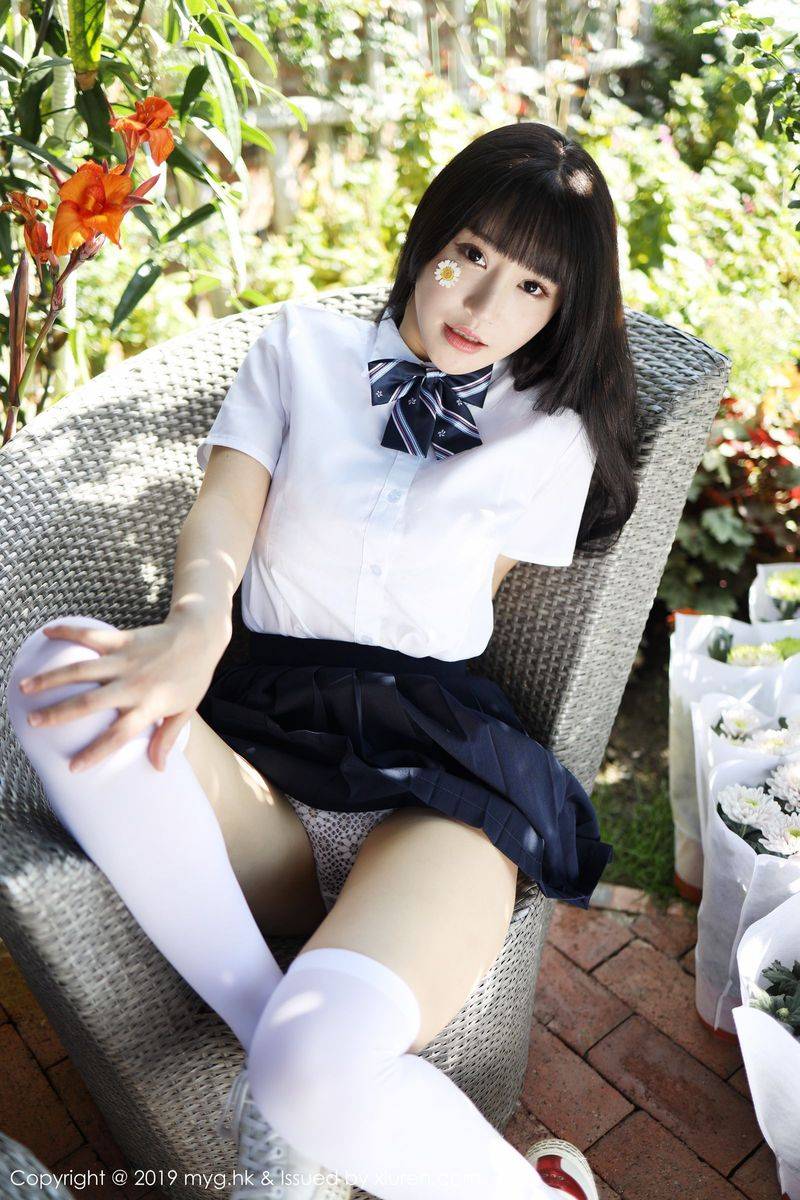 美媛馆性感女神Barbie可儿户外学院风学生装系列大理旅拍-22