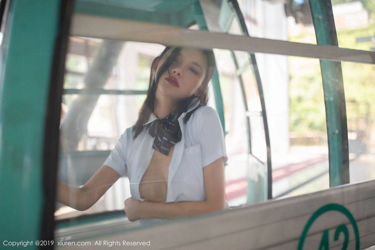 秀人网性感美女就是阿朱啊白衬衫黑丝袜不良学生主题写真-78