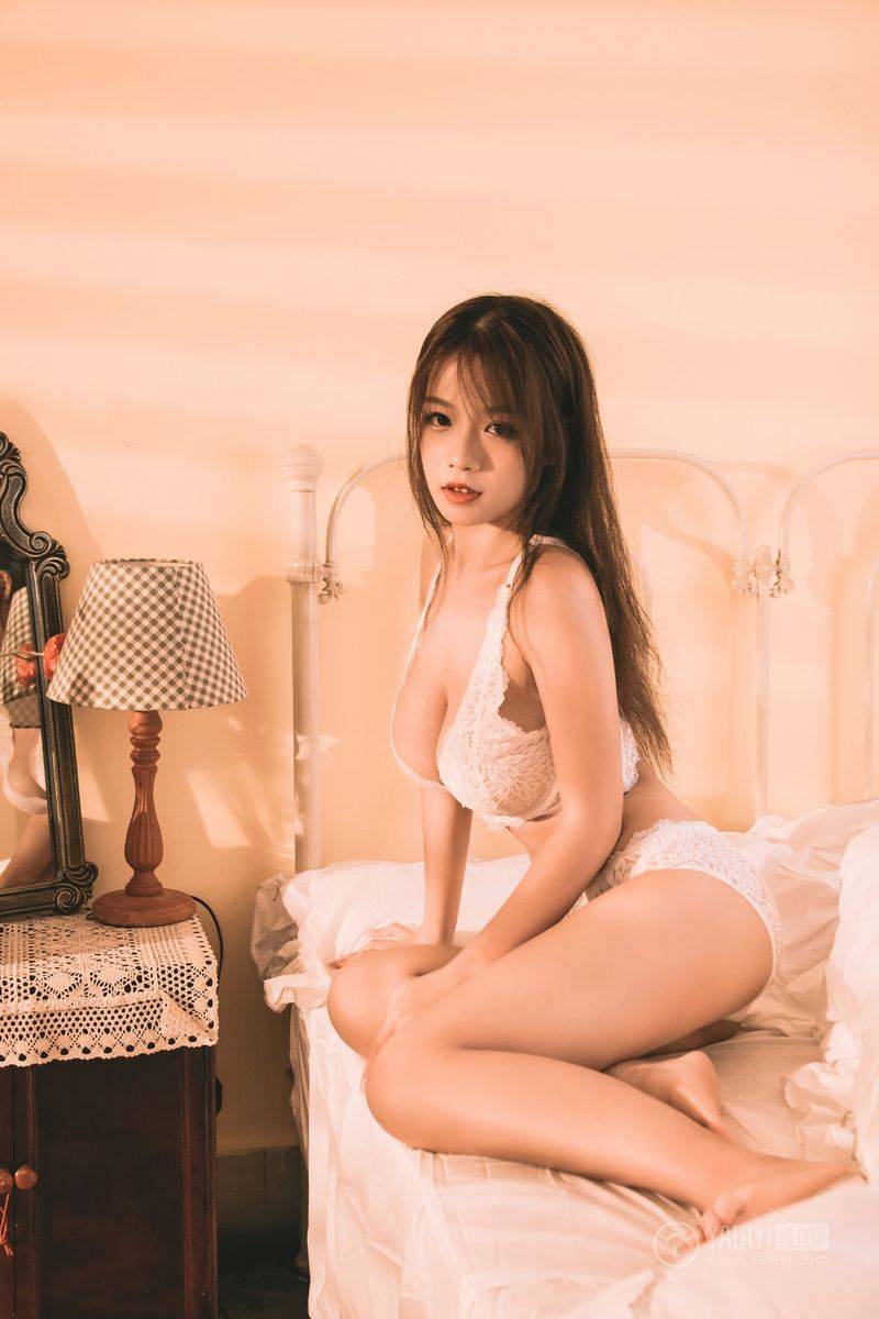 YALAYI雅拉伊性感美女Luffy菲菲波涛胸涌内衣诱惑迷人写真