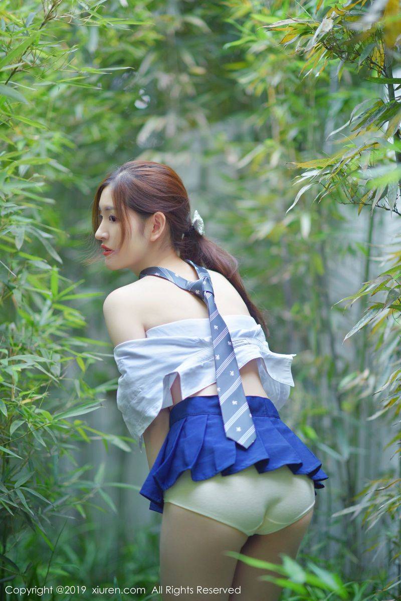 秀人网美女模特沈梦瑶户外竹林超短裙清脆娇嫩性感外拍-35