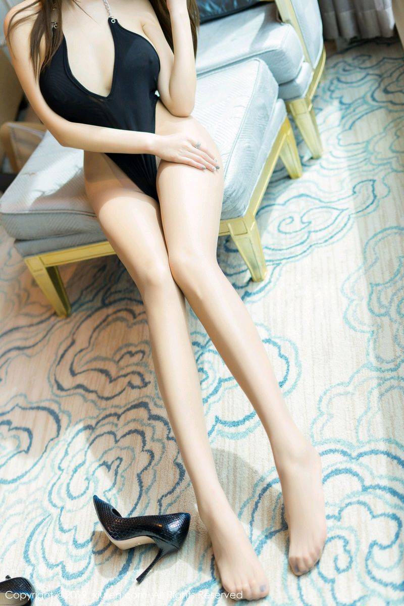 秀人网性感女神周妍希黑丝美腿内衣诱惑御姐气息足量写真-19