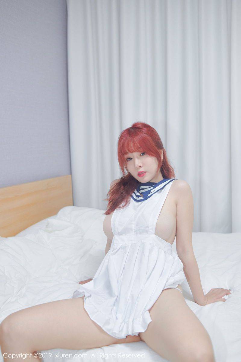 秀人网性感女神王雨纯猫女郎水手服姿势撩人韩国醉人旅拍-9