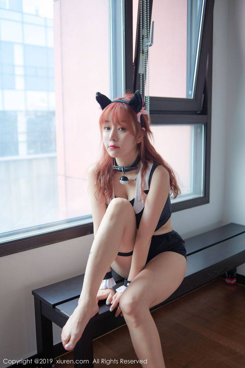 秀人网性感女神王雨纯猫女郎水手服姿势撩人韩国醉人旅拍-21