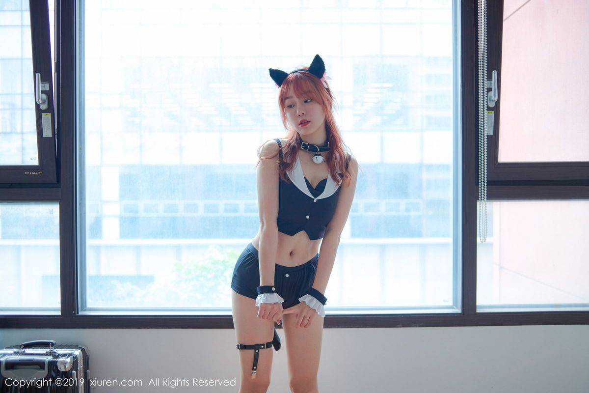 秀人网性感女神王雨纯猫女郎水手服姿势撩人韩国醉人旅拍-59