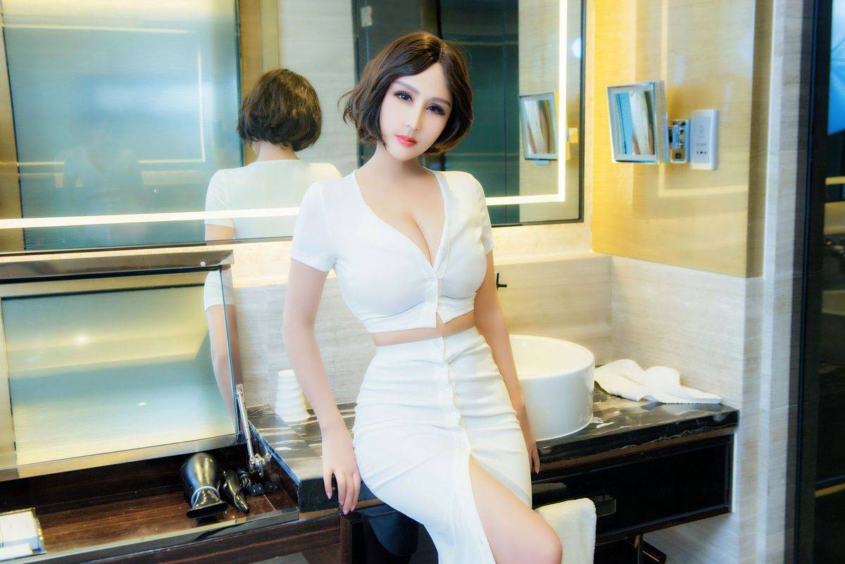 猎女神美女模特娜依灵儿纯白紧身长裙私房诱惑火爆第二弹-18