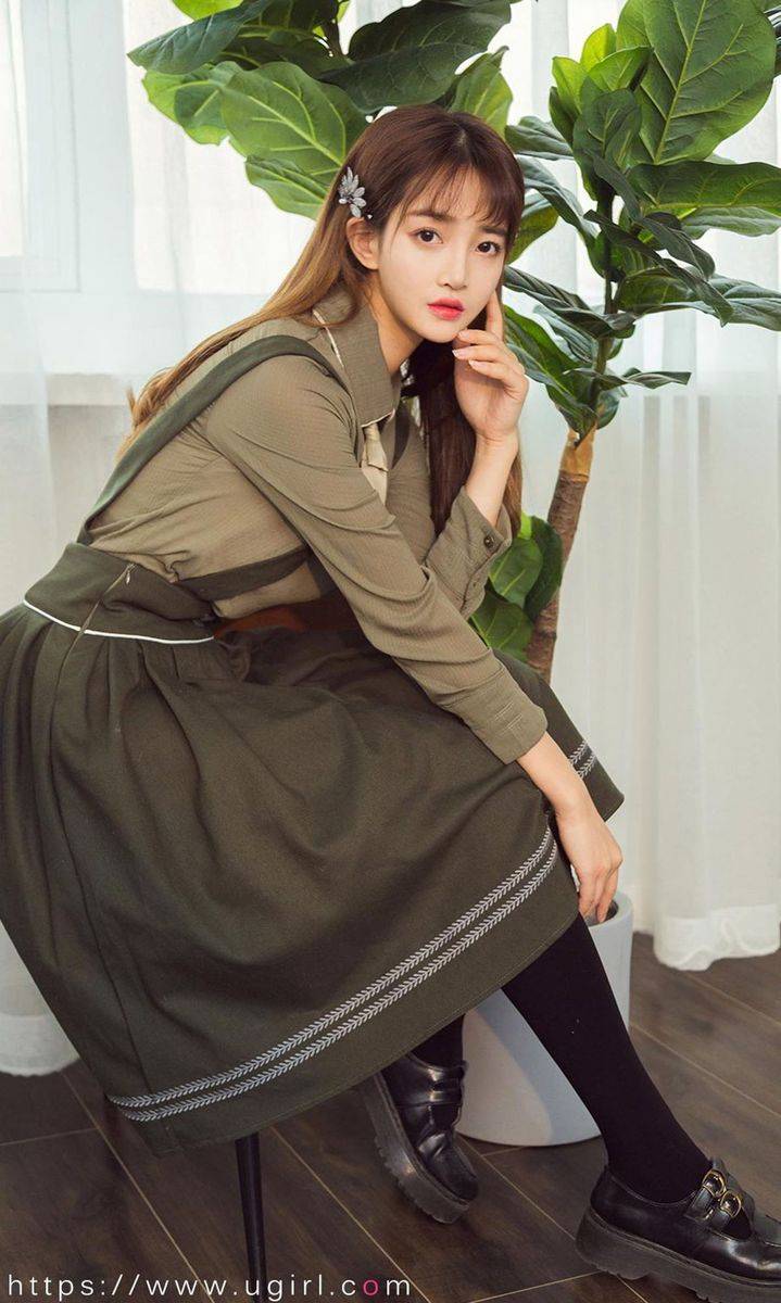 尤果网美女模特小汐xx心动粉色套装&诱人背带短裤养眼写真-9