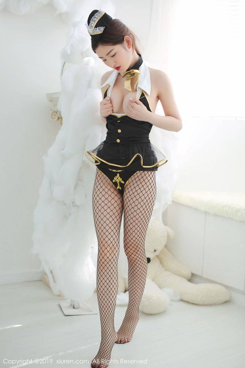 秀人网美女模特沈梦瑶空乘制服与丝袜美腿大尺度性感写真-5