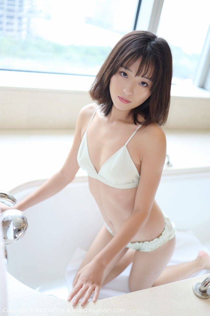 模范学院美女模特仓井优香私房内衣与浴室浴巾系列写真-2