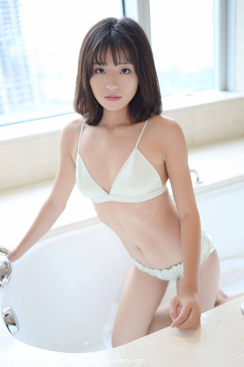 模范学院美女模特仓井优香私房内衣与浴室浴巾系列写真