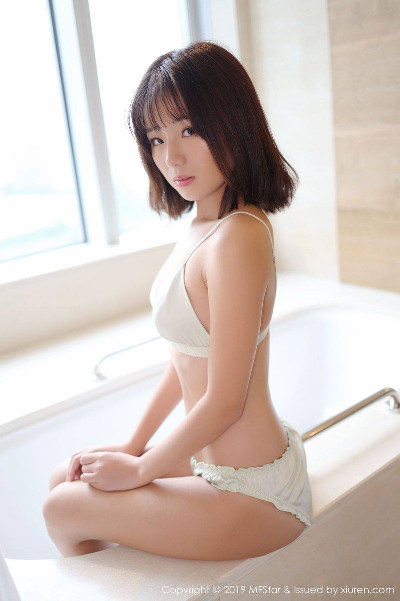模范学院美女模特仓井优香私房内衣与浴室浴巾系列写真-7